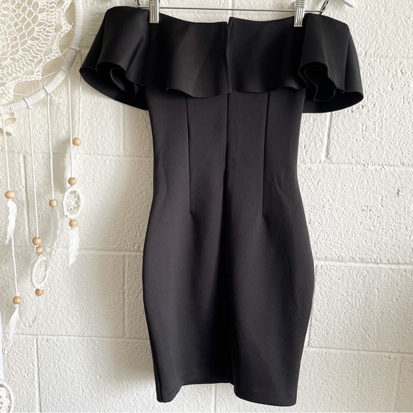 Guess Black V-Neck Ruffle Off Shoulder Mini Dress - Picture 7 of 13